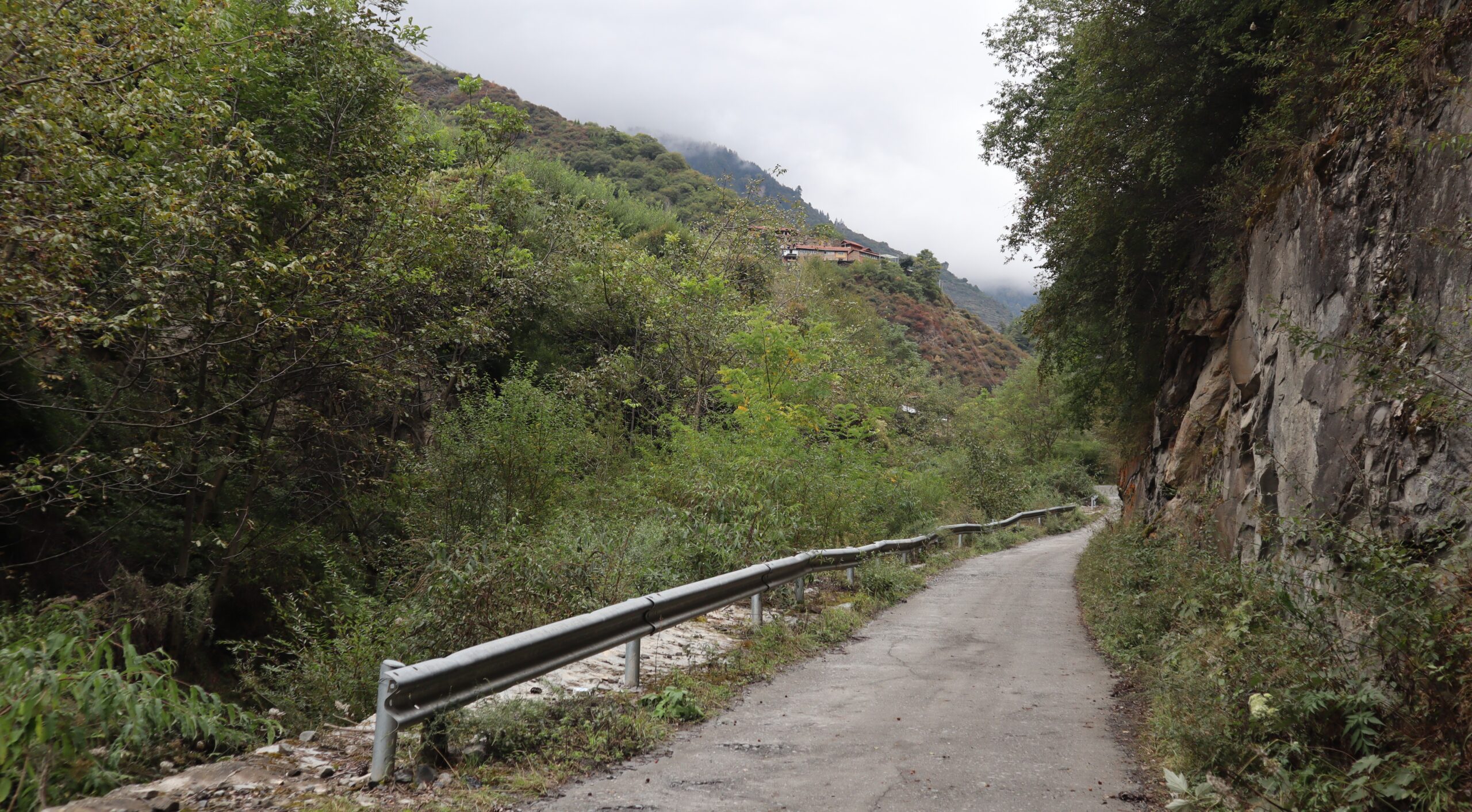In Shaba: A long mountain road and A bridge under THE highway